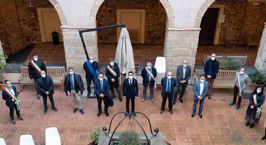 Firmato a Oristano il contratto delle zone umide marino-costiere Firmato a Oristano il contratto delle zone umide marino-costiere
