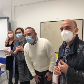 Il Sindaco Lutzu e l'Assessore Sanna in visita alla scuola di Sa Rodia Il Sindaco Lutzu e l'Assessore Sanna in visita alla scuola di Sa Rodia
