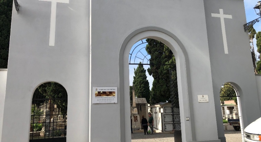 Il cimitero San Pietro di Oristano Il cimitero San Pietro di Oristano