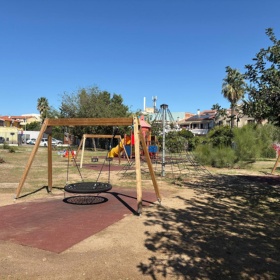 L'area giochi del parco Brigata Sassari L'area giochi del parco Brigata Sassari