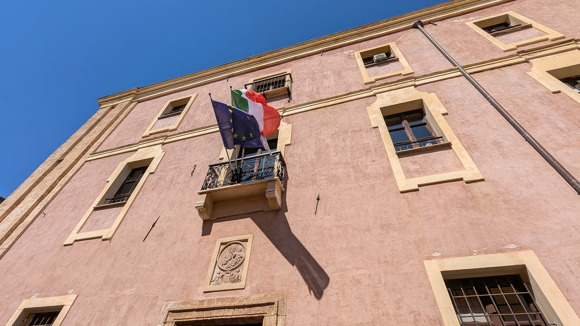 Consorzio Uno, facciata