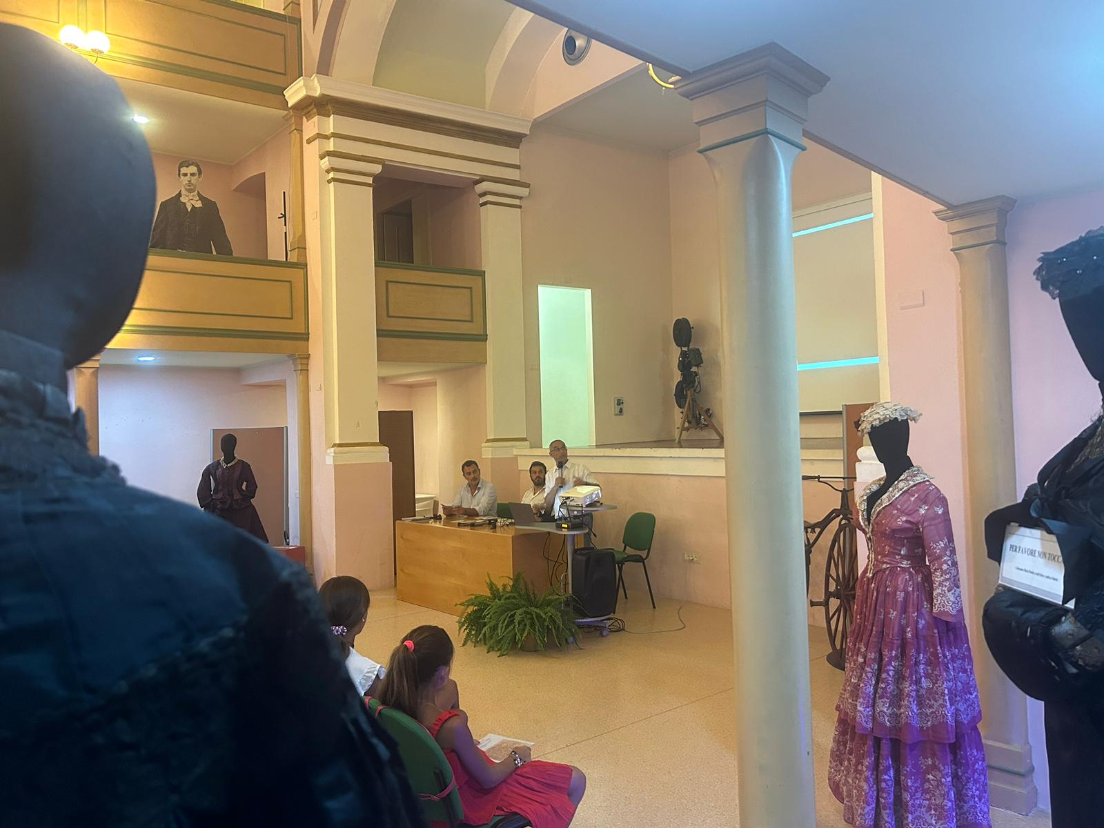 Teatro San Martino, presentazione di una mostra