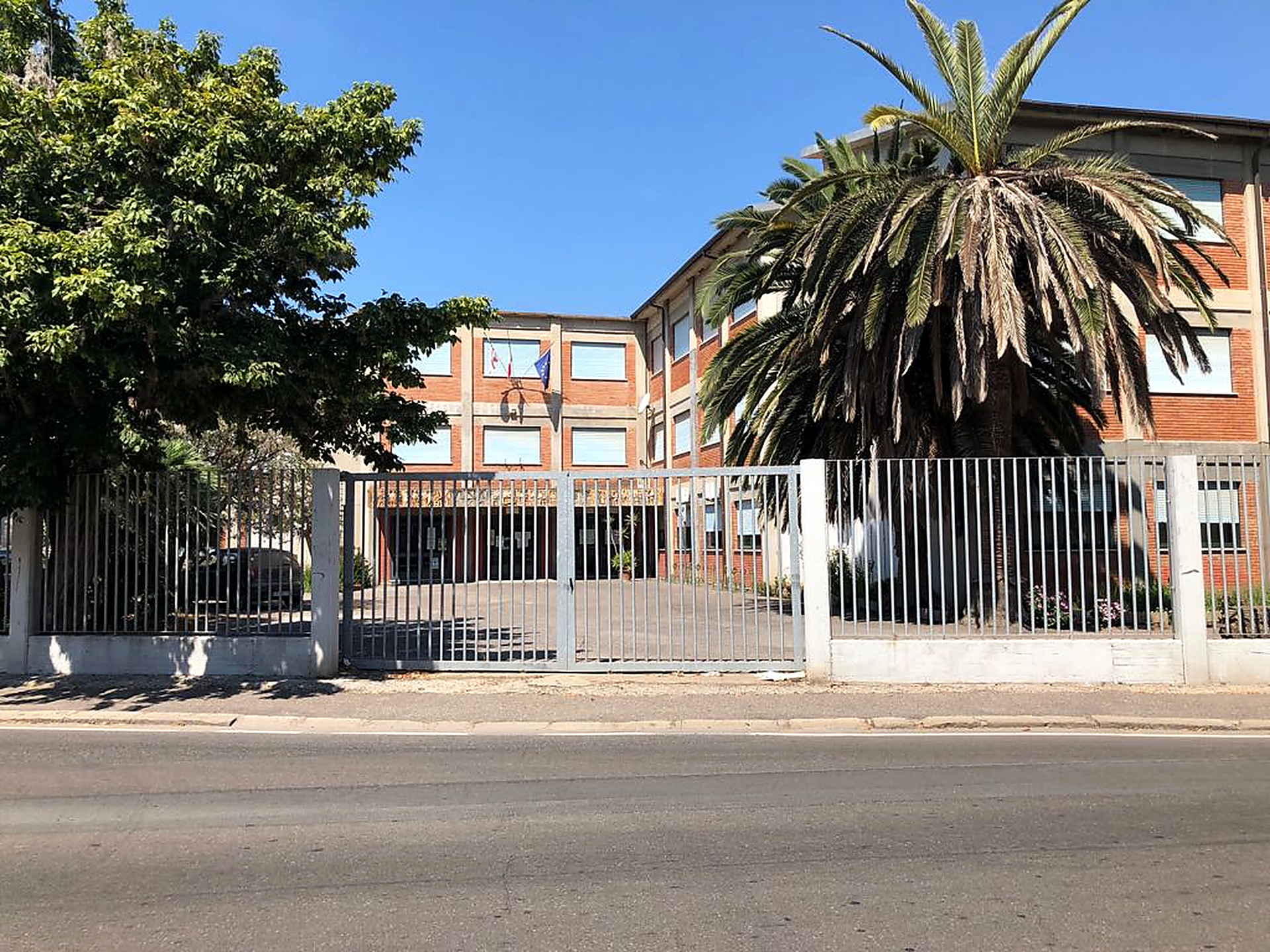 La scuola Leonardo Alagon