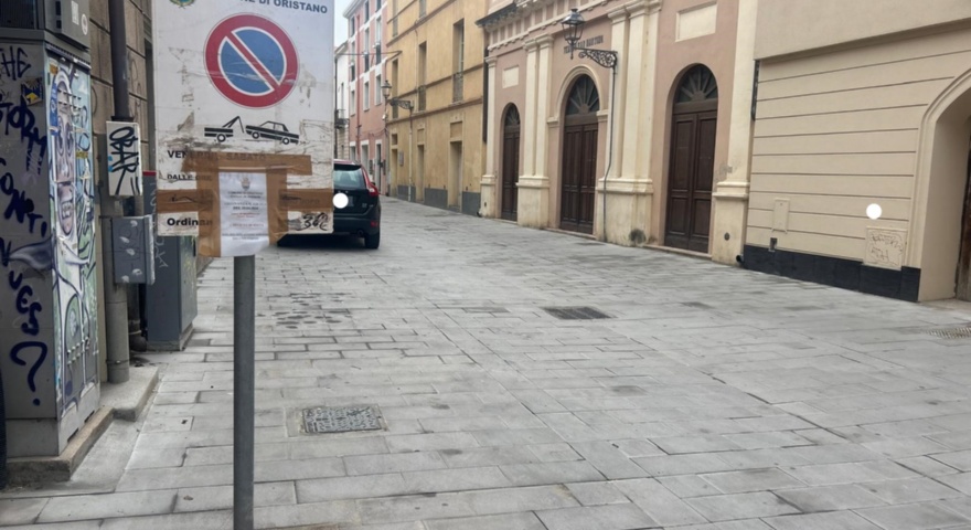 Divieti di sosta e rimozione forzata in via Ciutadella de Menorca Divieti di sosta e rimozione forzata in via Ciutadella de Menorca