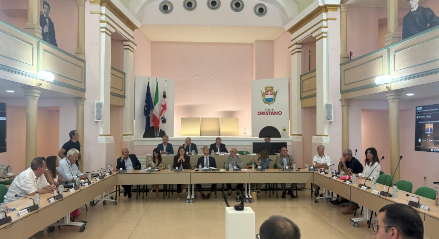 Il Consiglio comunale riunito al Teatro San Martino Il Consiglio comunale riunito al Teatro San Martino