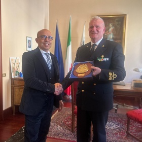 Il Sindaco Sanna e il Contrammiraglio Stella Il Sindaco Sanna e il Contrammiraglio Stella