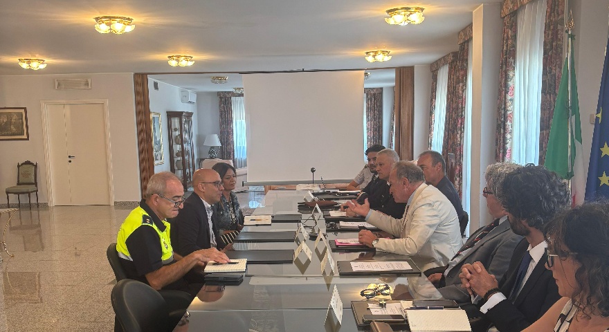 Il vertice in Prefettura Il vertice in Prefettura