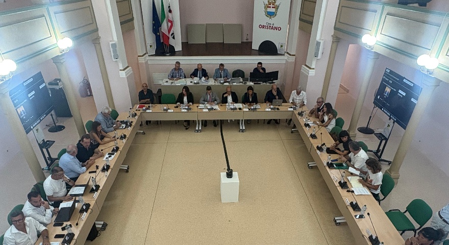 Una seduta del Consiglio comunale Una seduta del Consiglio comunale