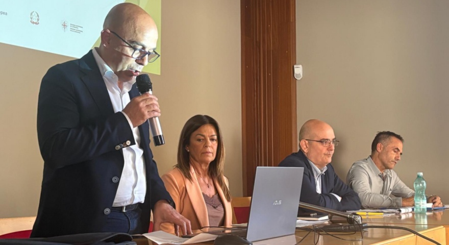 L'intervento del Sindaco Sanna all'incontro sulla strategia sui cambiamenti climatici  L'intervento del Sindaco Sanna all'incontro sulla strategia sui cambiamenti climatici