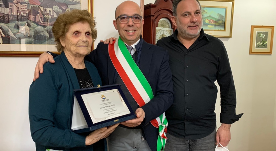 MARIA TERESA PUTZU INSIEME AL SINDACO SANNA E A LUIGI MUREDDU MARIA TERESA PUTZU INSIEME AL SINDACO SANNA E A LUIGI MUREDDU