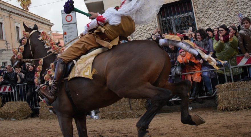 Sartiglia - 12 stelle per il Gremio dei contadini Sartiglia - 12 stelle per il Gremio dei contadini