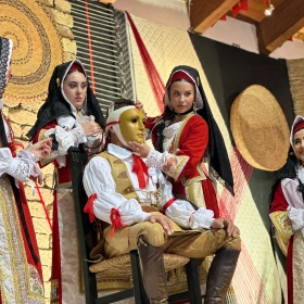 Su Componidori Giovanni Utzeri indossa la maschera Su Componidori Giovanni Utzeri indossa la maschera