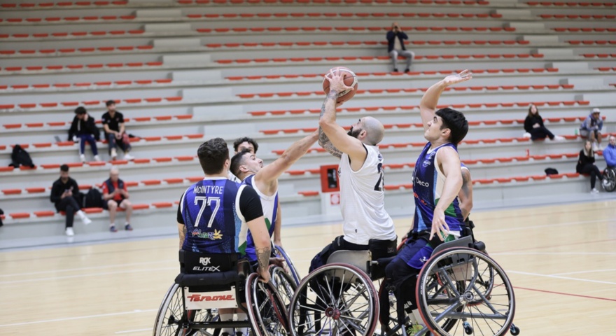 Un momento della finale di basket in carrozzina tra Cantù e Giulianova - Foto Gigi Atzori Un momento della finale di basket in carrozzina tra Cantù e Giulianova - Foto Gigi Atzori