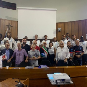 la dinamo nella sala consiliare del comune di oristano la dinamo nella sala consiliare del comune di oristano