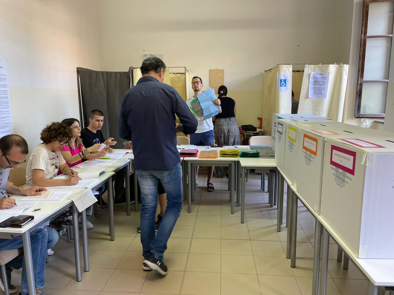 Un seggio elettorale